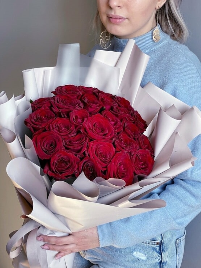 25 Красных роз Red Naomi